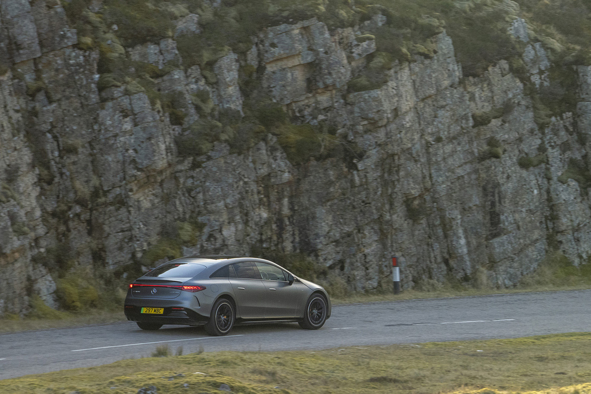 Download 2022 Mercedes-AMG EQS 53 4Matic+ - UK version - Rear Three-Quarter HD Wallpaper 1921x1281 #13