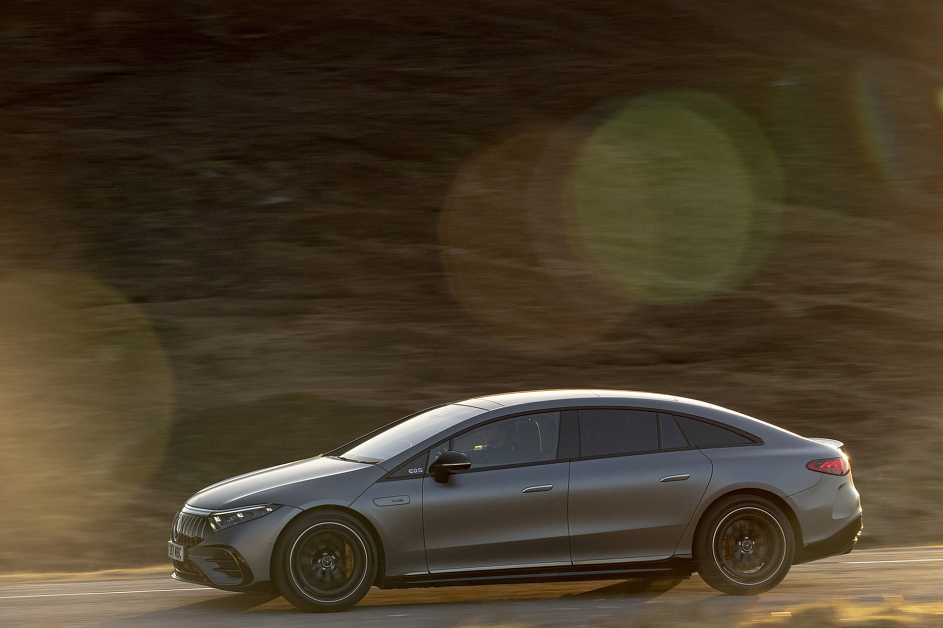 Download 2022 Mercedes-AMG EQS 53 4Matic+ - UK version - Side HD Wallpaper 1921x1281 #18