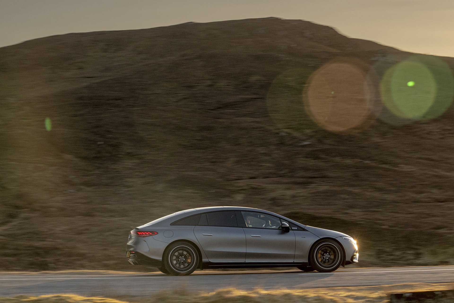 Download 2022 Mercedes-AMG EQS 53 4Matic+ - UK version - Side HD Wallpaper 1921x1281 #21