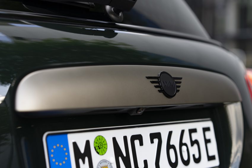 2022 Mini Cooper SE Resolute Edition - Badge Wallpaper 850x566 #86