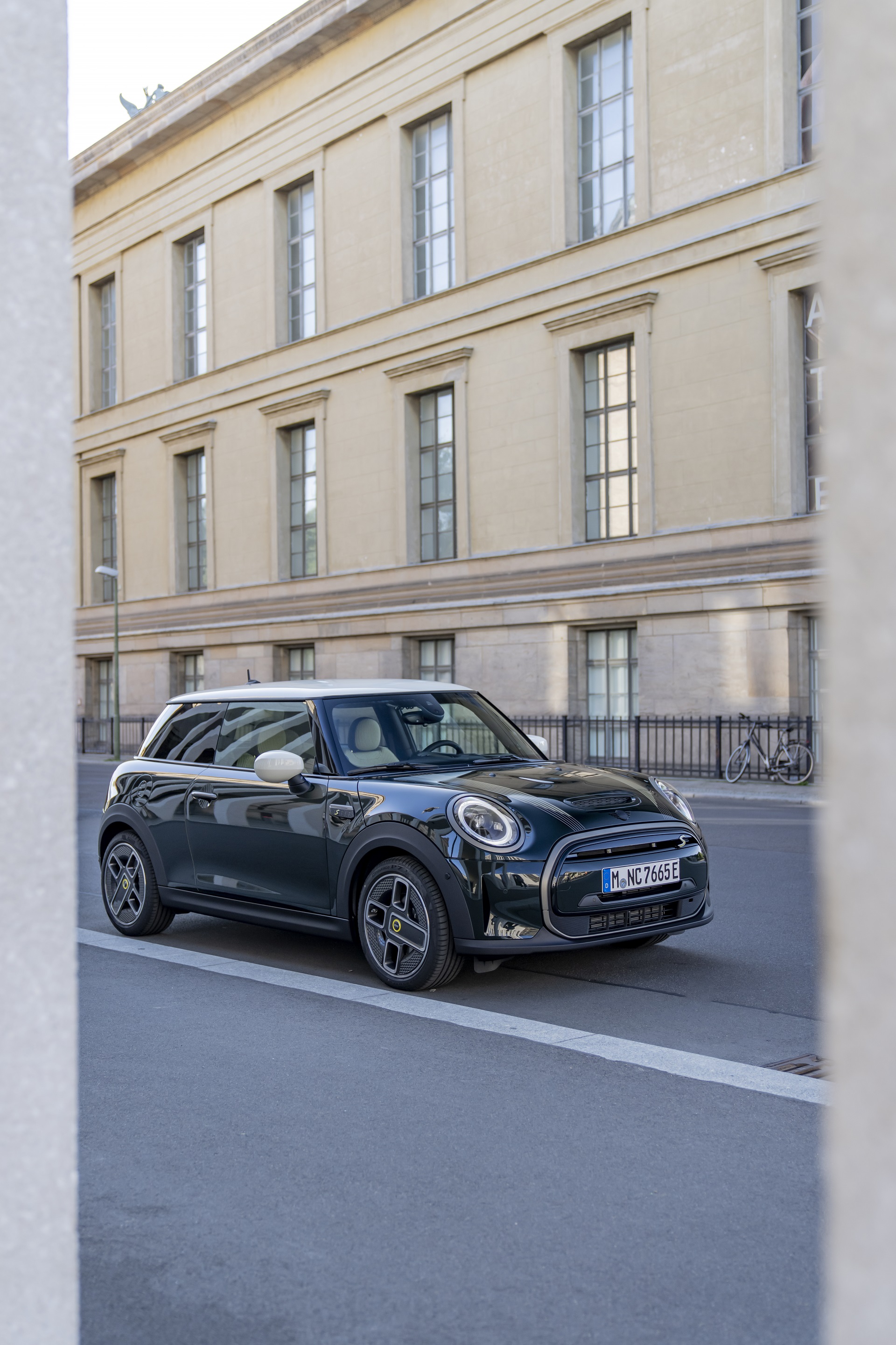 Download 2022 Mini Cooper SE Resolute Edition - Front Three-Quarter HD Phone Wallpaper 1920x2880 #17