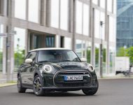 2022 Mini Cooper SE Resolute Edition - Front Wallpaper 190x150