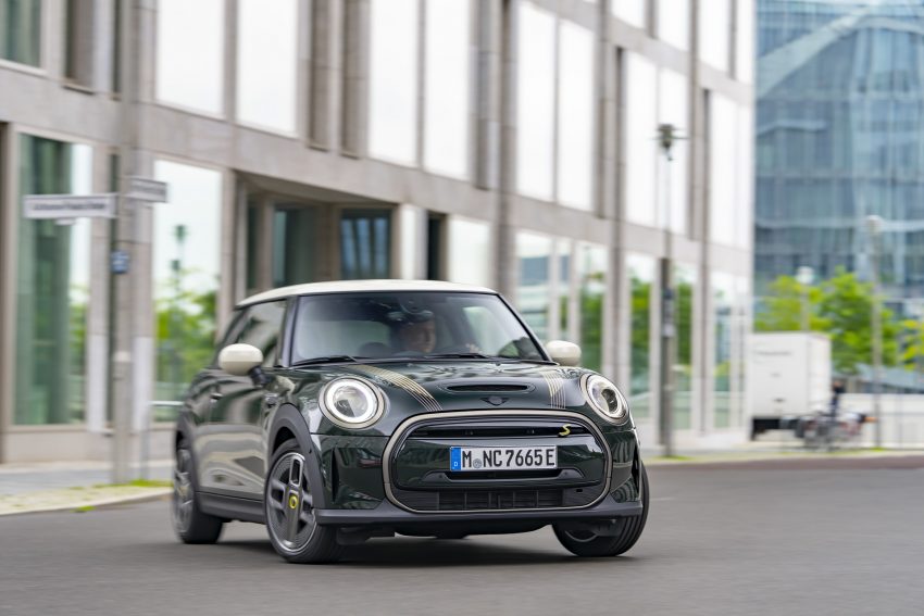 2022 Mini Cooper SE Resolute Edition - Front Wallpaper 850x567 #51