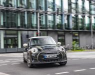 2022 Mini Cooper SE Resolute Edition - Front Wallpaper 190x150