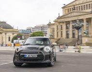 2022 Mini Cooper SE Resolute Edition - Front Wallpaper 190x150