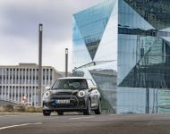 2022 Mini Cooper SE Resolute Edition - Front Wallpaper 190x150