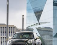 2022 Mini Cooper SE Resolute Edition - Front Wallpaper 190x150