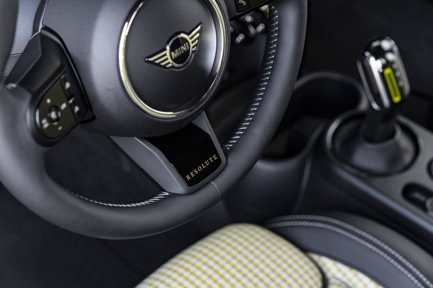 2022 Mini Cooper SE Resolute Edition - Interior, Steering Wheel Wallpaper 850x566 #100