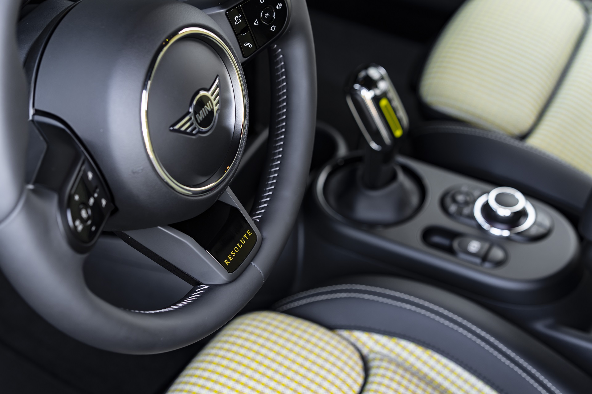 Download 2022 Mini Cooper SE Resolute Edition - Interior, Steering Wheel HD Wallpaper 1921x1280 #99