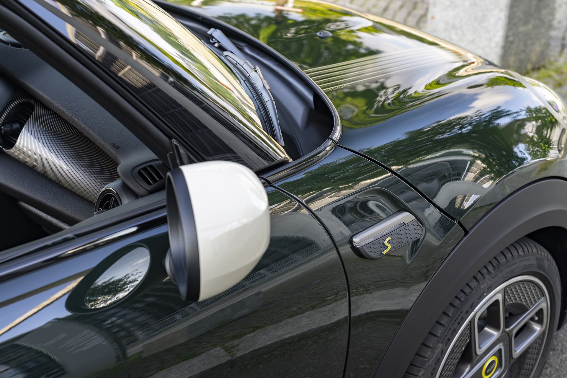 Download 2022 Mini Cooper SE Resolute Edition - Mirror HD Wallpaper 1921x1280 #81