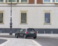 2022 Mini Cooper SE Resolute Edition - Rear Three-Quarter Wallpaper 190x150
