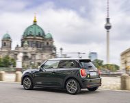 2022 Mini Cooper SE Resolute Edition - Rear Three-Quarter Wallpaper 190x150