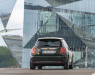 2022 Mini Cooper SE Resolute Edition - Rear Wallpaper 190x150