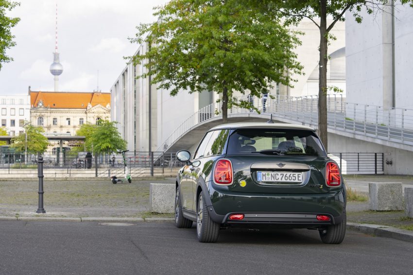 2022 Mini Cooper SE Resolute Edition - Rear Wallpaper 850x566 #69