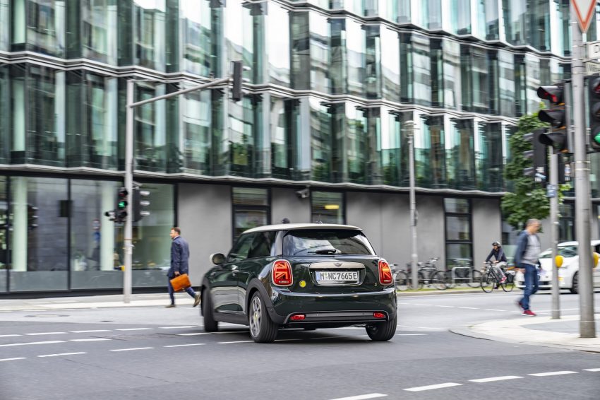 2022 Mini Cooper SE Resolute Edition - Rear Wallpaper 850x566 #61