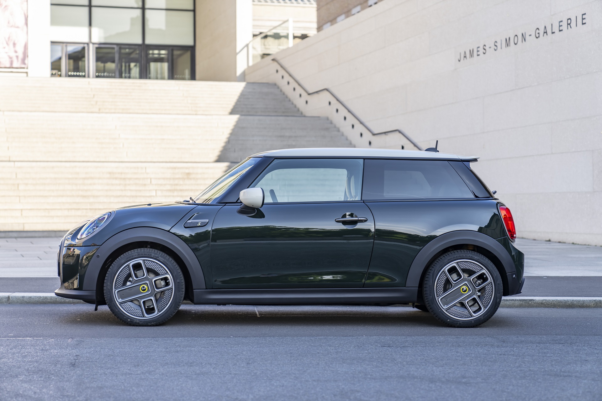 Download 2022 Mini Cooper SE Resolute Edition - Side HD Wallpaper 1920x1280 #20