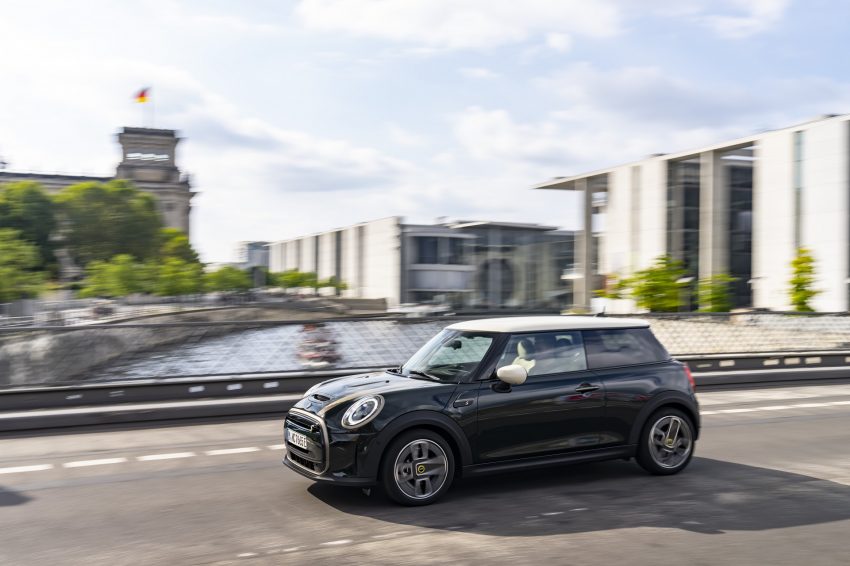 2022 Mini Cooper SE Resolute Edition - Side Wallpaper 850x566 #72