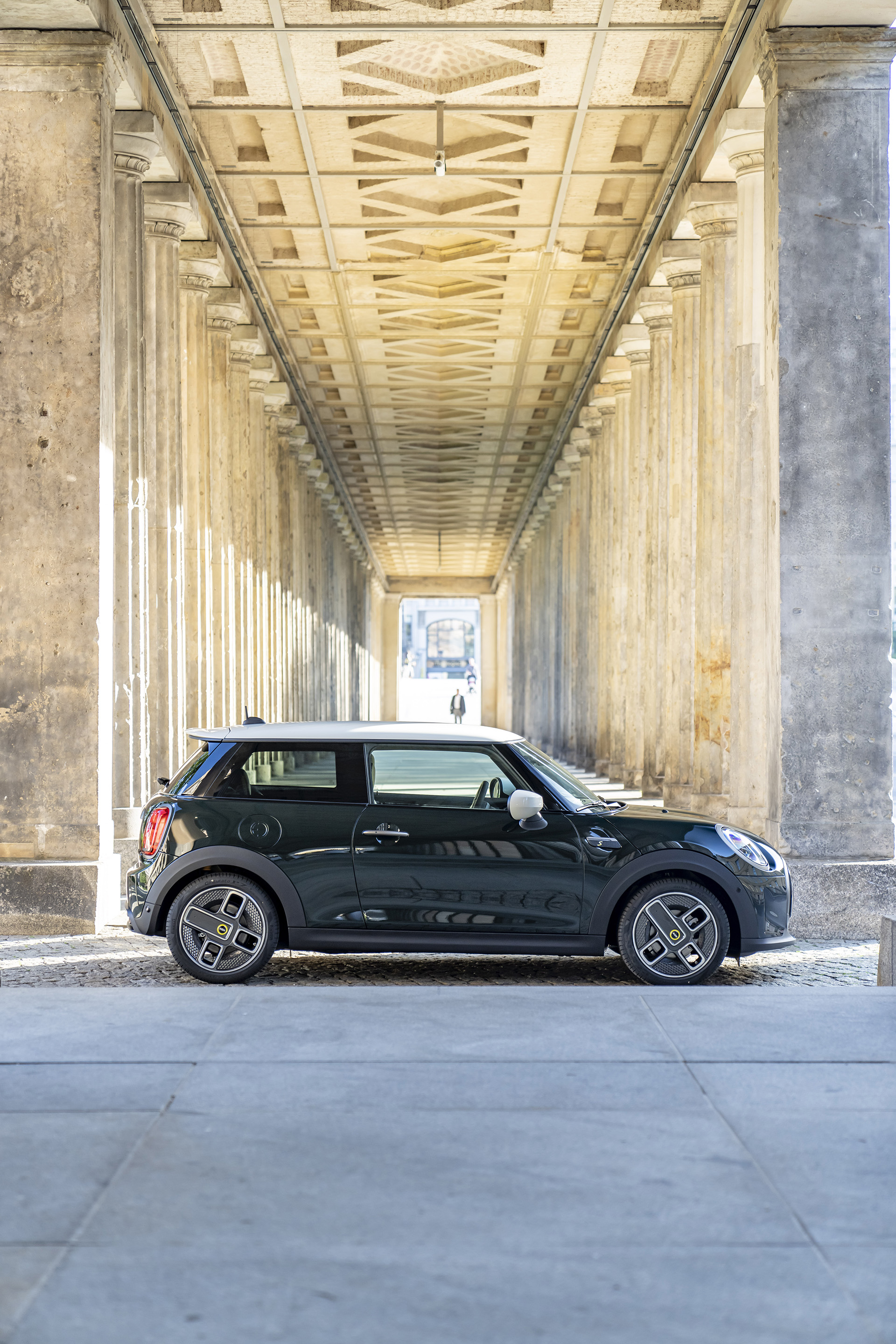 Download 2022 Mini Cooper SE Resolute Edition - Side HD Phone Wallpaper 1920x2880 #32