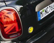 2022 Mini Cooper SE Resolute Edition - Tail Light Wallpaper 190x150