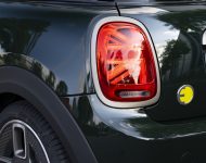 2022 Mini Cooper SE Resolute Edition - Tail Light Wallpaper 190x150