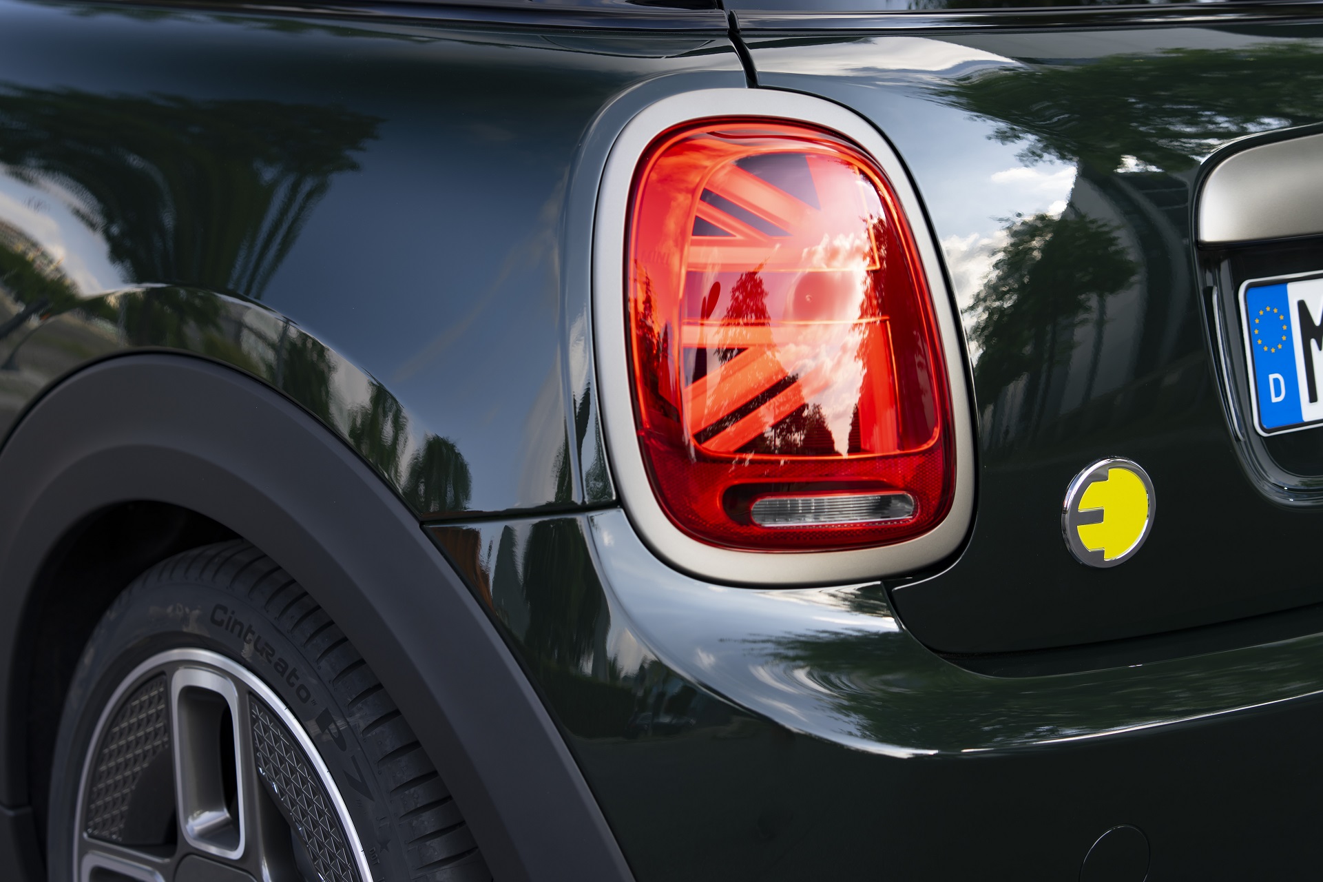 Download 2022 Mini Cooper SE Resolute Edition - Tail Light HD Wallpaper 1921x1280 #90