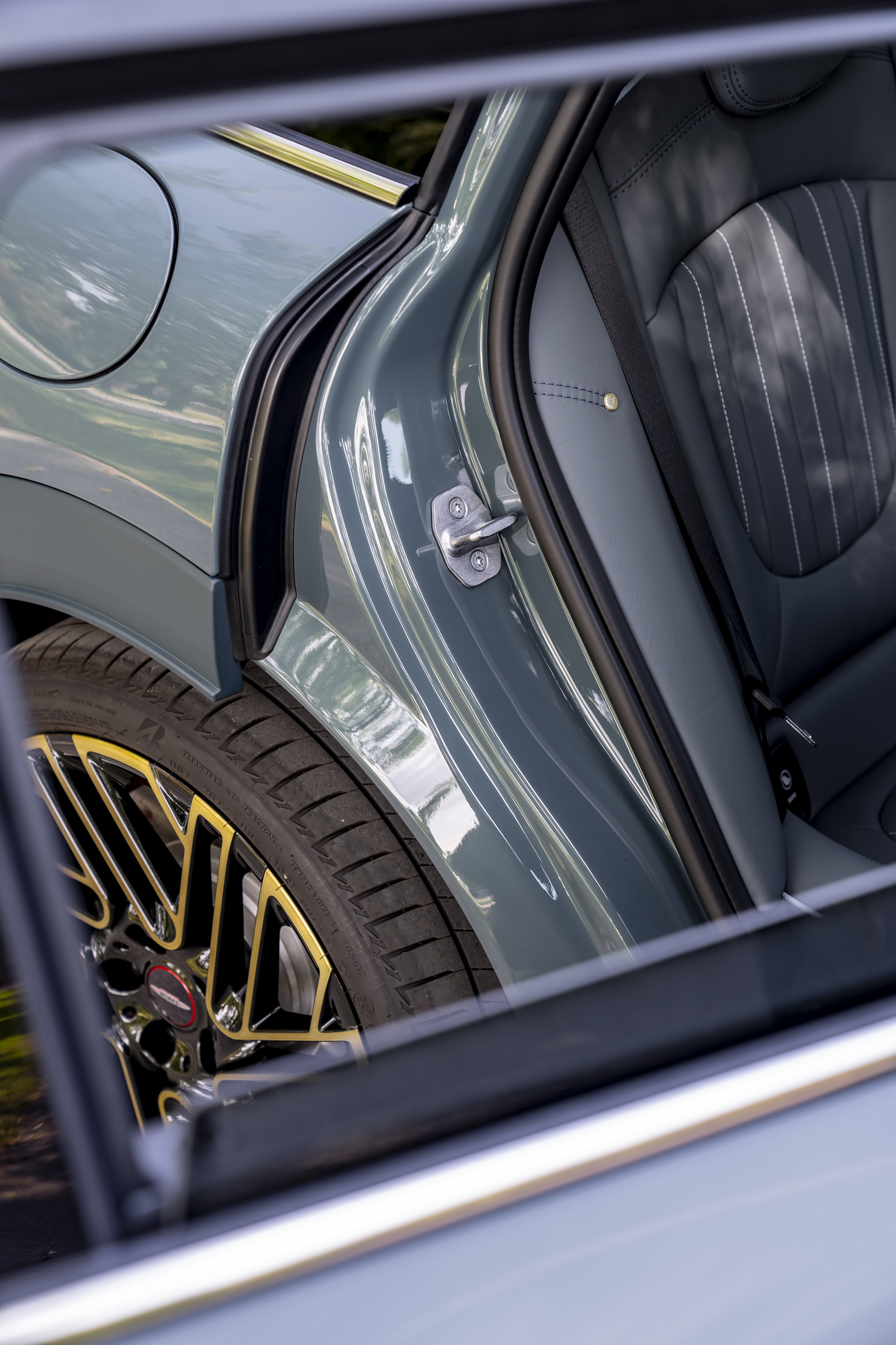 Download 2022 Mini John Cooper Works Clubman Untold Edition - Detail HD Phone Wallpaper 1920x2880 #92