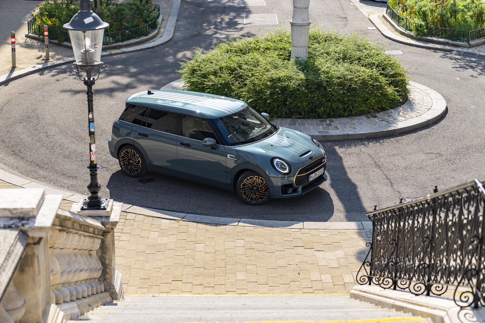 Download 2022 Mini John Cooper Works Clubman Untold Edition - Front Three-Quarter HD Wallpaper 1920x1280 #37