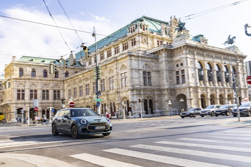 2022 Mini John Cooper Works Clubman Untold Edition - Front Three-Quarter Wallpaper 850x567 #61