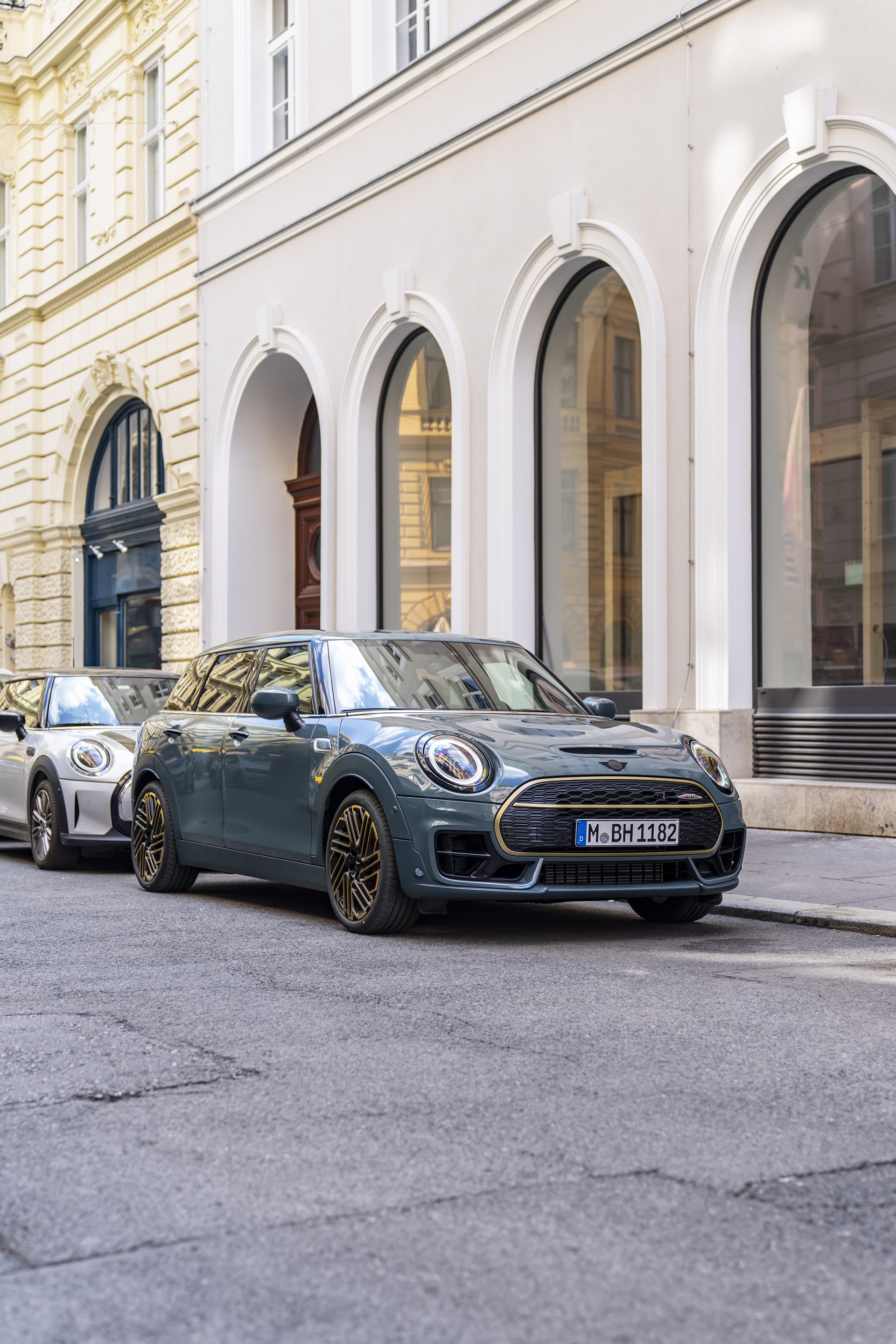 Download 2022 Mini John Cooper Works Clubman Untold Edition - Front Three-Quarter HD Phone Wallpaper 1920x2879 #23