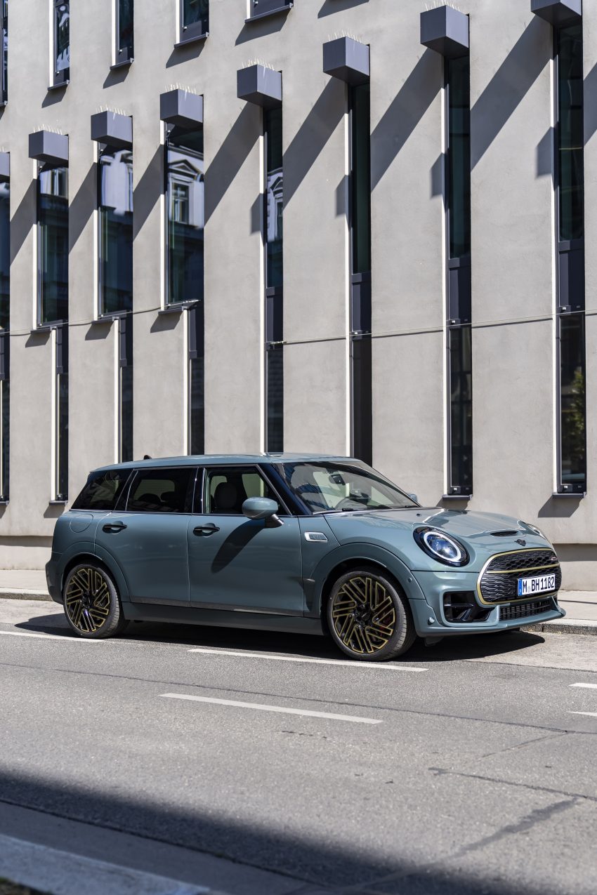 2022 Mini John Cooper Works Clubman Untold Edition - Front Three-Quarter Phone Wallpaper 850x1275 #10