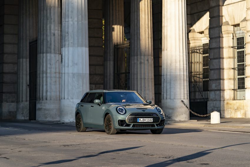 2022 Mini John Cooper Works Clubman Untold Edition - Front Three-Quarter Wallpaper 850x567 #56