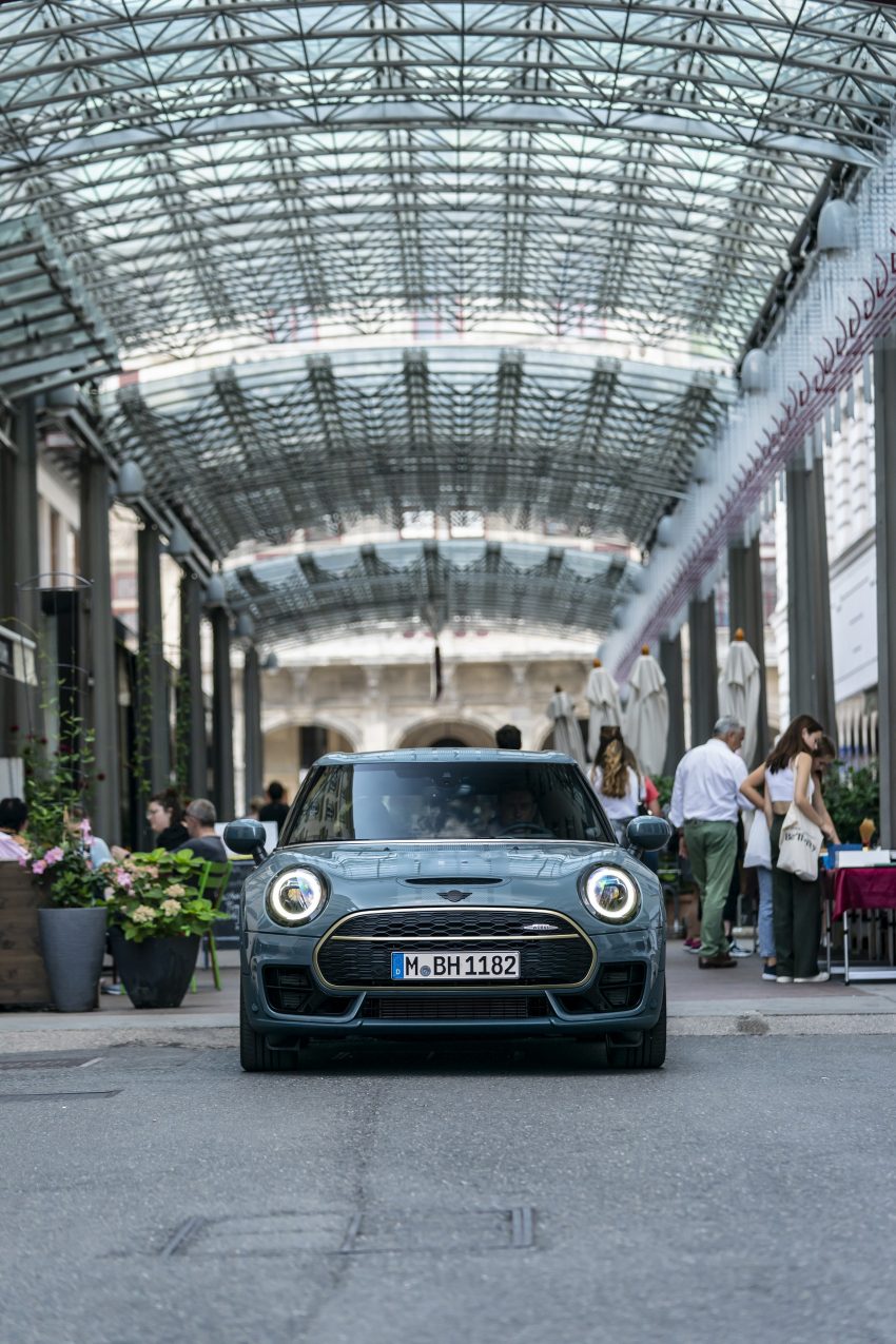 2022 Mini John Cooper Works Clubman Untold Edition - Front Phone Wallpaper 850x1275 #26