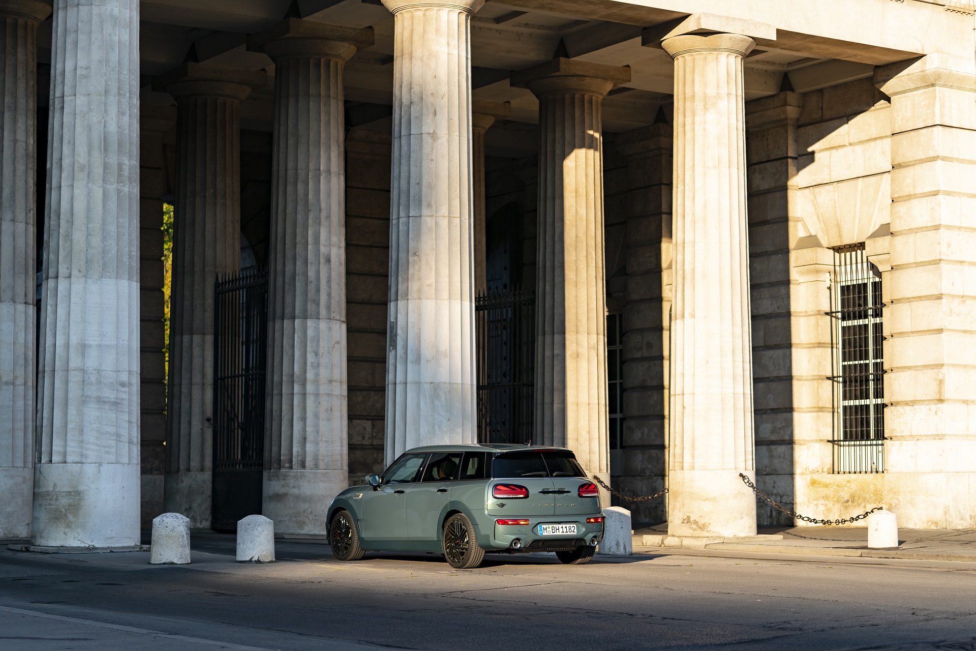 Download 2022 Mini John Cooper Works Clubman Untold Edition - Rear Three-Quarter HD Wallpaper 1920x1280 #48
