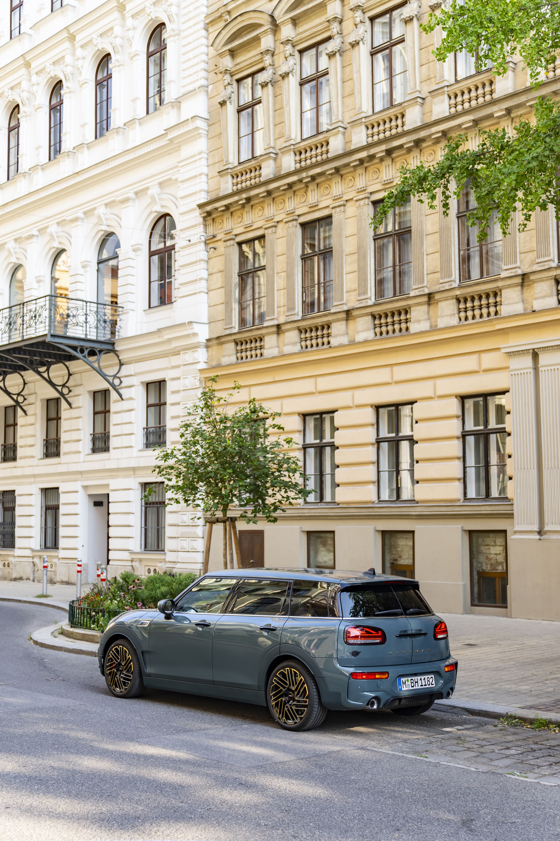 Download 2022 Mini John Cooper Works Clubman Untold Edition - Rear Three-Quarter HD Phone Wallpaper 1920x2880 #41