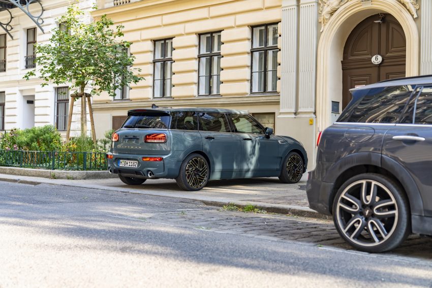 2022 Mini John Cooper Works Clubman Untold Edition - Rear Three-Quarter Wallpaper 850x567 #42