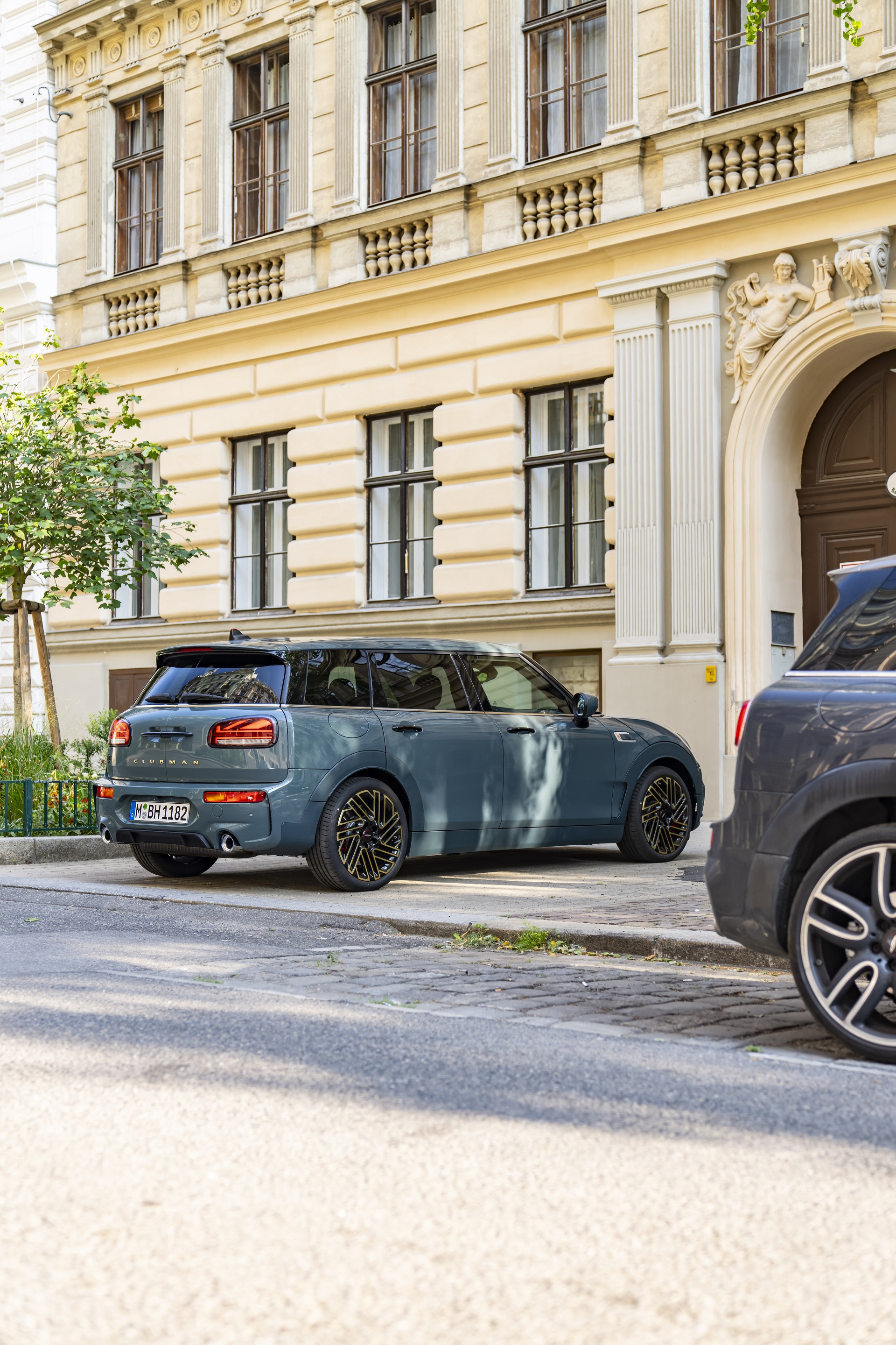 Download 2022 Mini John Cooper Works Clubman Untold Edition - Rear Three-Quarter HD Phone Wallpaper 1920x2880 #43