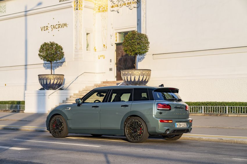 2022 Mini John Cooper Works Clubman Untold Edition - Rear Three-Quarter Wallpaper 850x567 #27