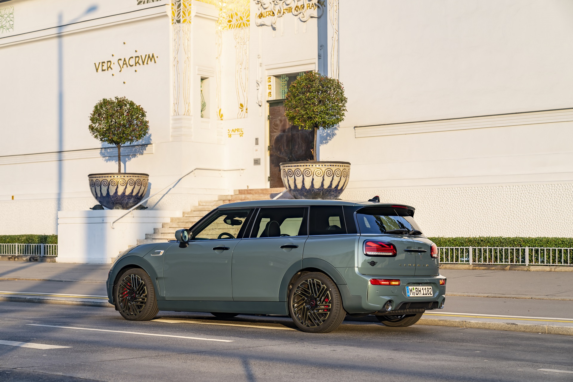 Download 2022 Mini John Cooper Works Clubman Untold Edition - Rear Three-Quarter HD Wallpaper 1920x1280 #27