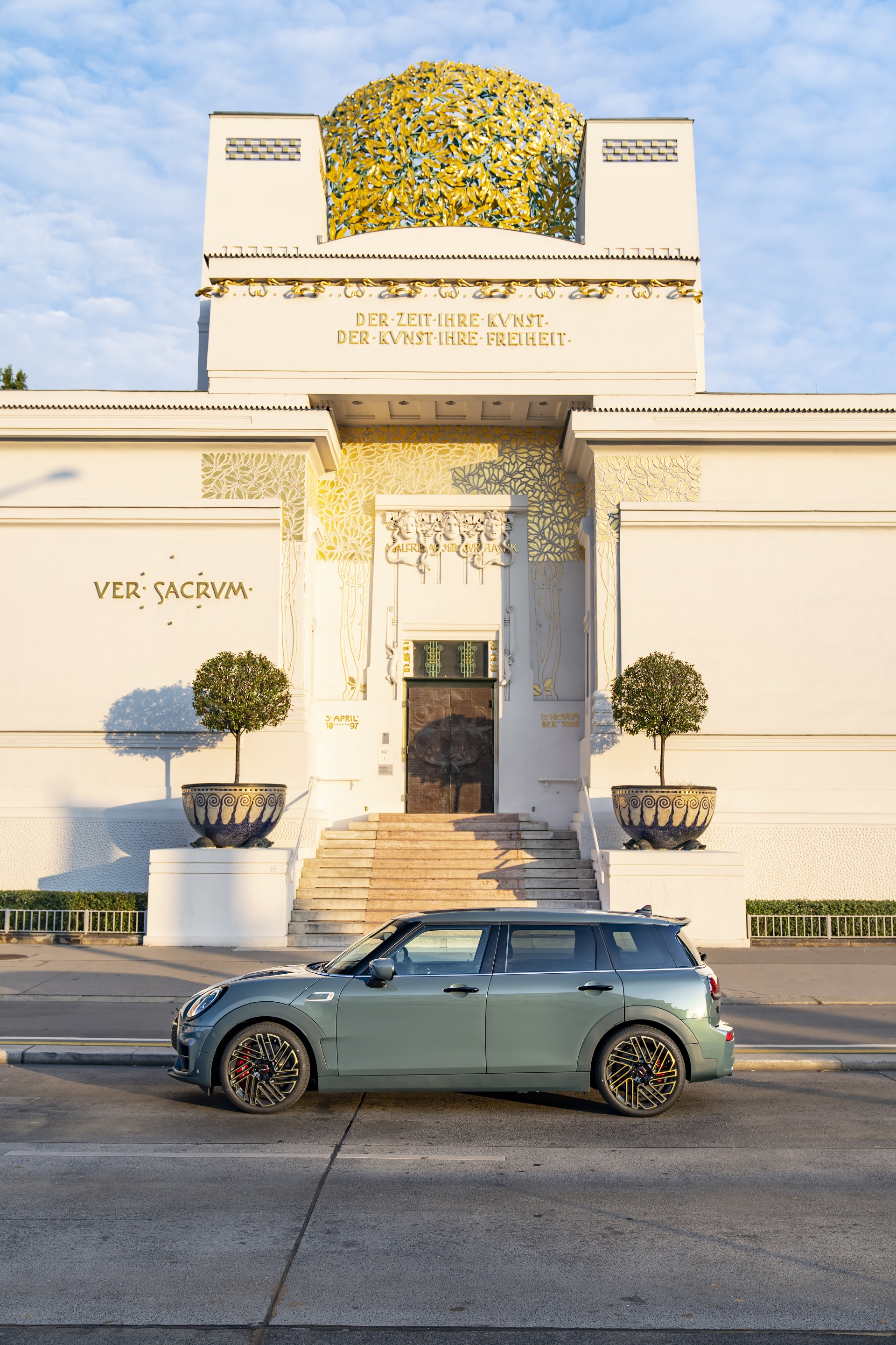 Download 2022 Mini John Cooper Works Clubman Untold Edition - Side HD Phone Wallpaper 1920x2880 #29