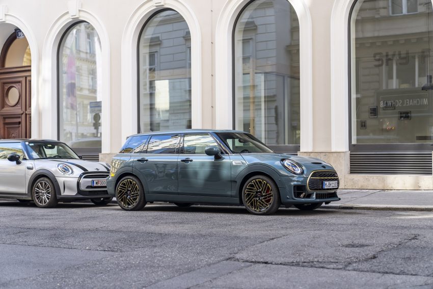 2022 Mini John Cooper Works Clubman Untold Edition - Side Wallpaper 850x567 #19