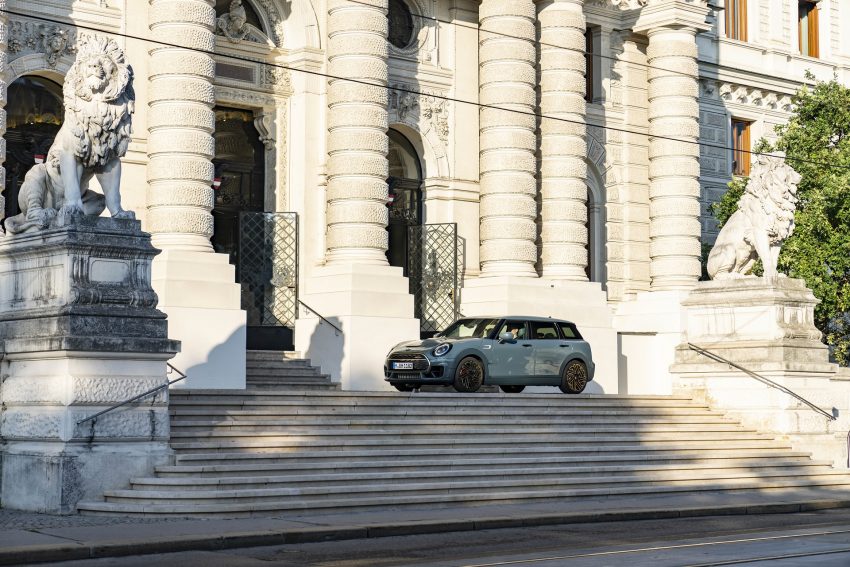 2022 Mini John Cooper Works Clubman Untold Edition - Side Wallpaper 850x567 #72