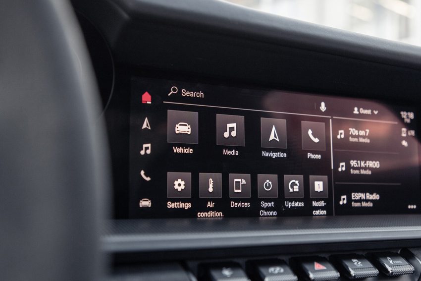 2022 Porsche 911 Carrera 4 GTS - Central Console Wallpaper 850x567 #104