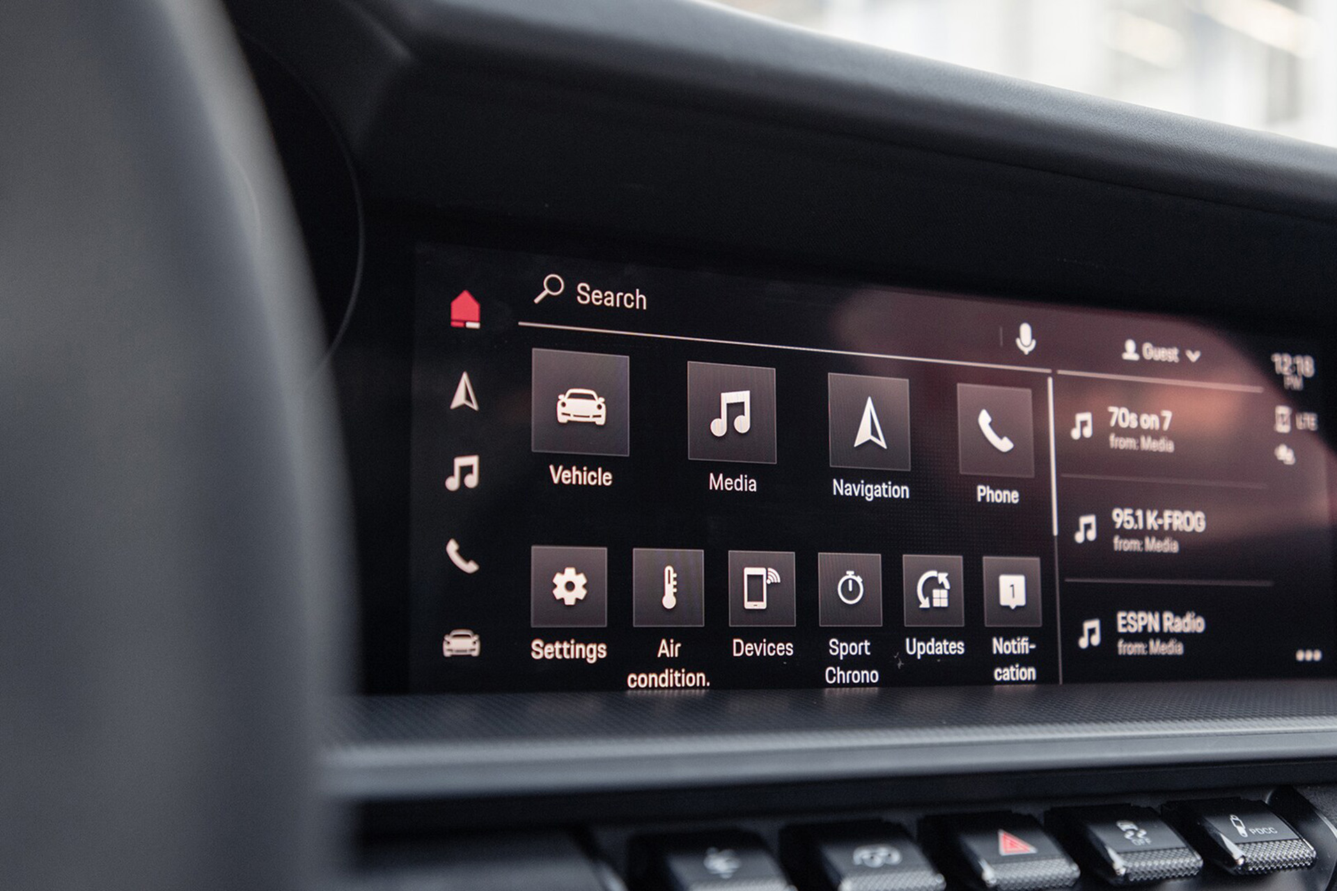 Download 2022 Porsche 911 Carrera 4 GTS - Central Console HD Wallpaper 1920x1280 #104