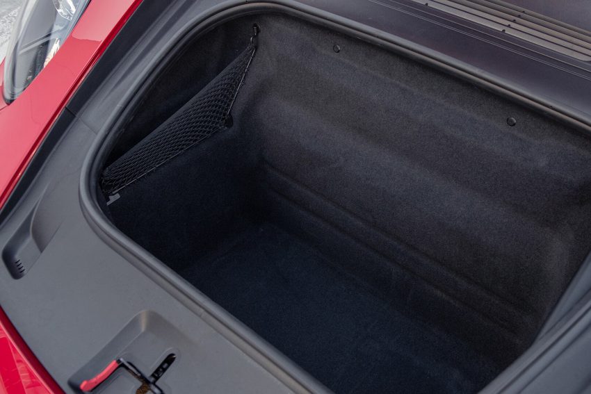 2022 Porsche 911 Carrera 4 GTS - Front Storage Compartment Wallpaper 850x567 #92