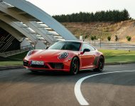 2022 Porsche 911 Carrera 4 GTS - Front Three-Quarter Wallpaper 190x150