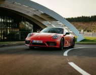 2022 Porsche 911 Carrera 4 GTS - Front Three-Quarter Wallpaper 190x150