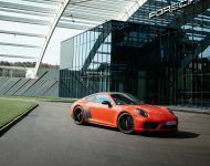 2022 Porsche 911 Carrera 4 GTS - Front Three-Quarter Wallpaper 190x150