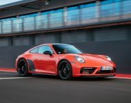 2022 Porsche 911 Carrera 4 GTS - Front Three-Quarter Wallpaper 190x150