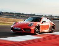 2022 Porsche 911 Carrera 4 GTS - Front Three-Quarter Wallpaper 190x150