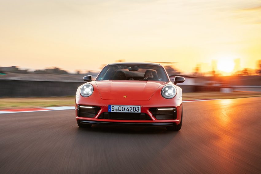 2022 Porsche 911 Carrera 4 GTS - Front Wallpaper 850x566 #17